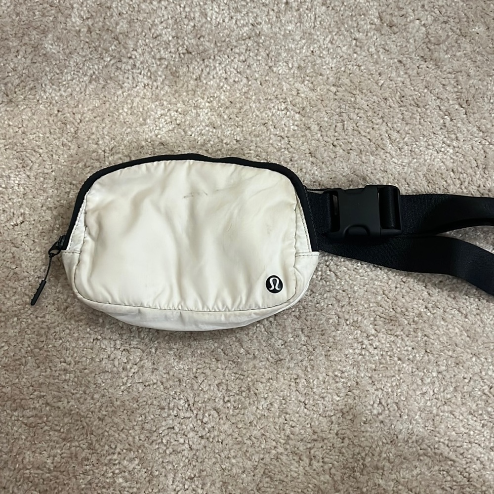 Lululemon belt bag